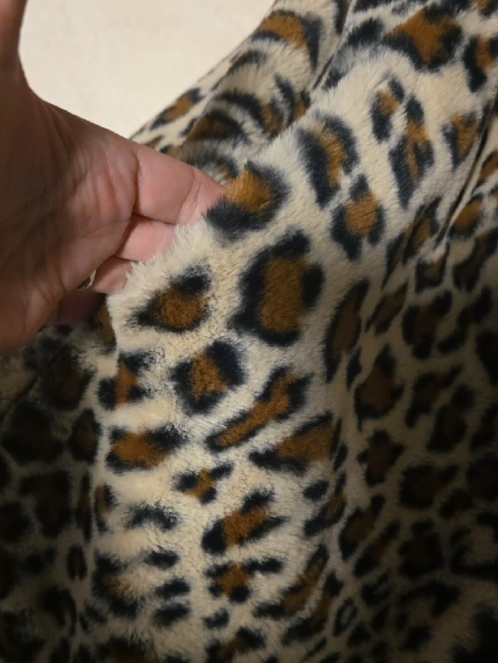 dennis basso Leopard-Print Teddy Jacket in Beige, Brown and Black - Picture 3 of 7